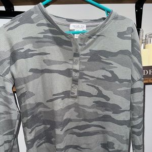Camo long sleeve ribbed material tshirt